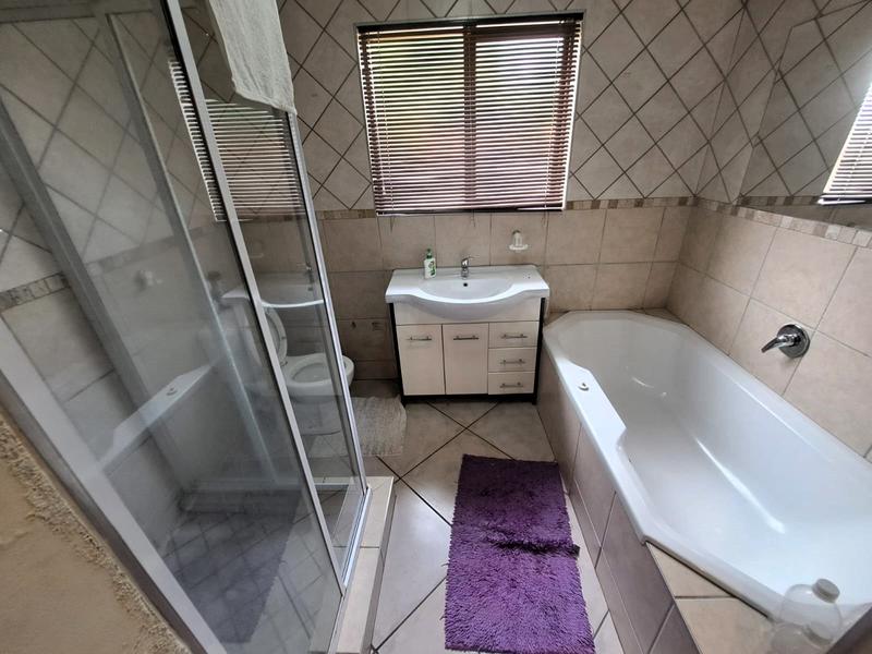 To Let 3 Bedroom Property for Rent in Thatchfield Gauteng