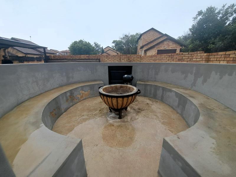 To Let 3 Bedroom Property for Rent in Amberfield Valley Gauteng