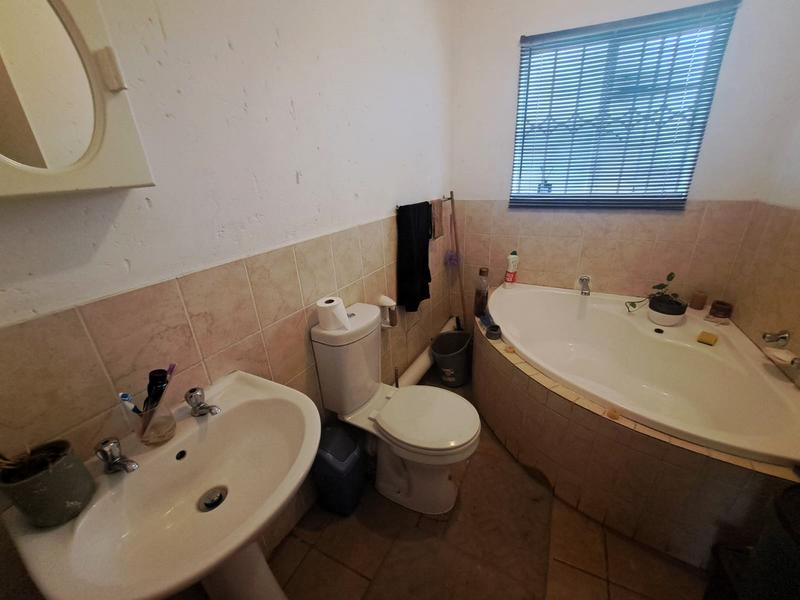 To Let 3 Bedroom Property for Rent in Amberfield Valley Gauteng