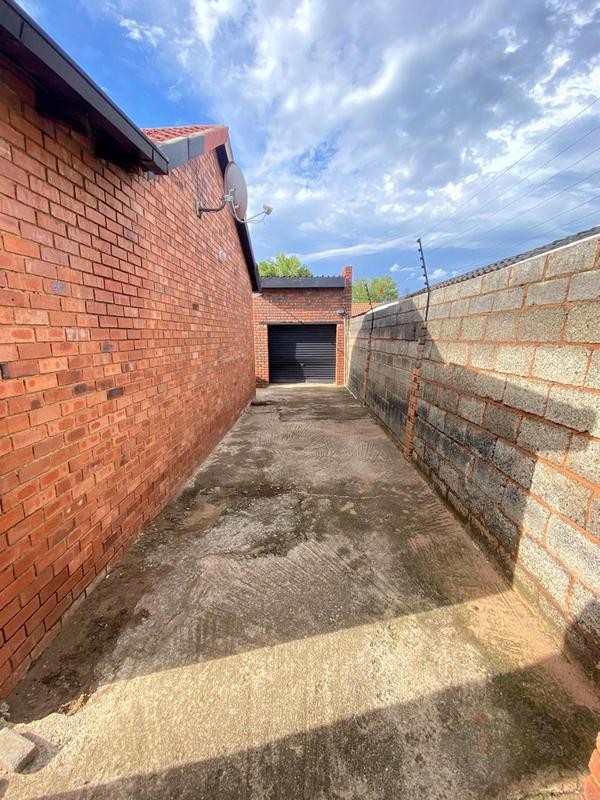 3 Bedroom Property for Sale in Dhlamini Gauteng