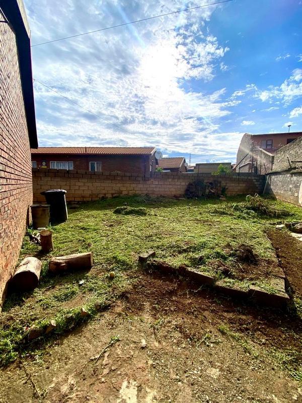 3 Bedroom Property for Sale in Dhlamini Gauteng