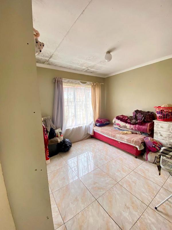 3 Bedroom Property for Sale in Dhlamini Gauteng