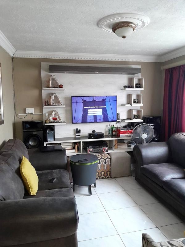 3 Bedroom Property for Sale in Emdeni Gauteng