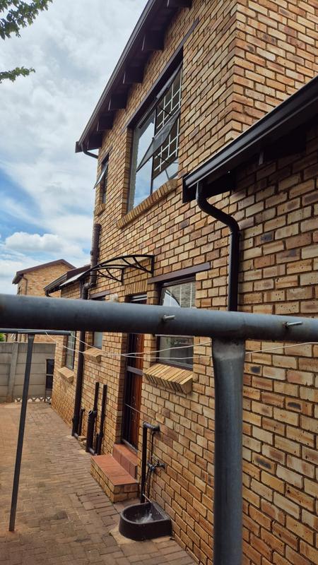 To Let 3 Bedroom Property for Rent in Roodepoort Gauteng