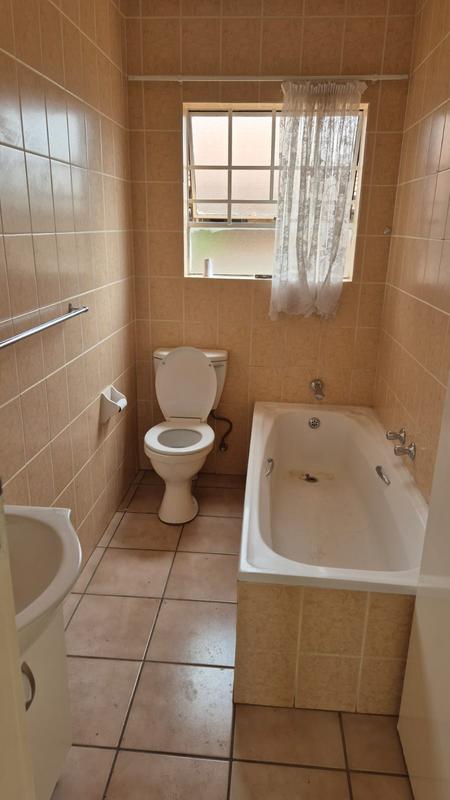 To Let 3 Bedroom Property for Rent in Roodepoort Gauteng