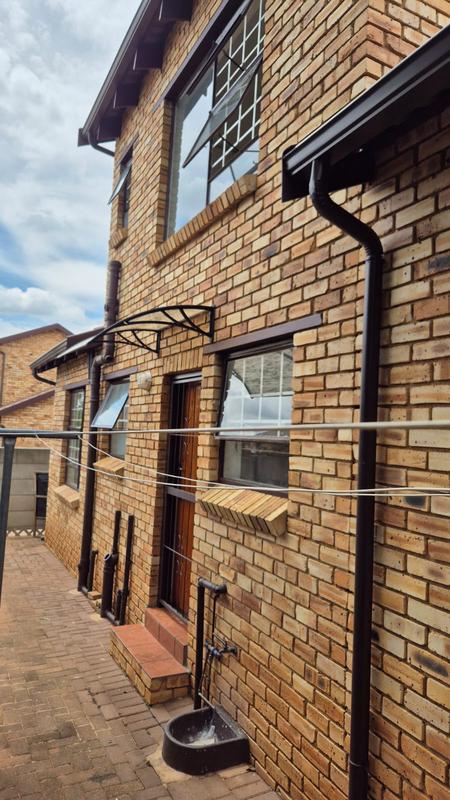 To Let 3 Bedroom Property for Rent in Roodepoort Gauteng