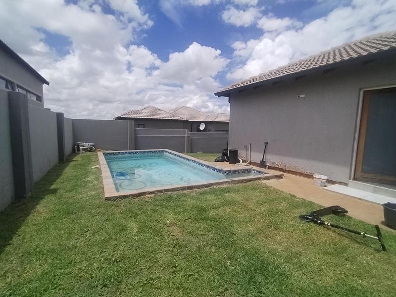 To Let 3 Bedroom Property for Rent in Wildtuinpark Gauteng