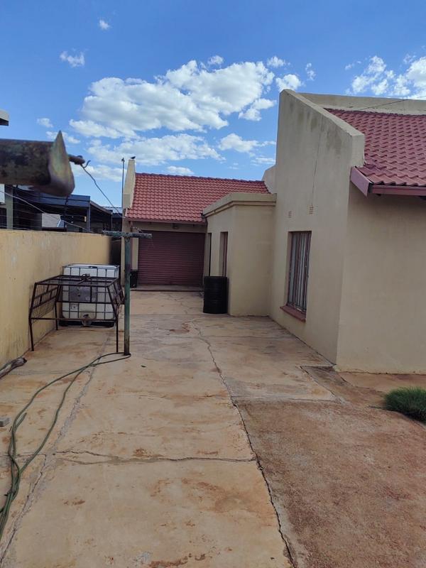 3 Bedroom Property for Sale in Lawley Gauteng