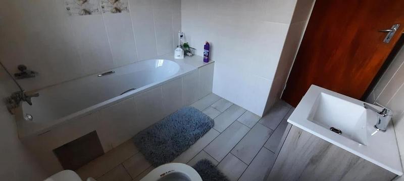 2 Bedroom Property for Sale in Theresa Park Gauteng