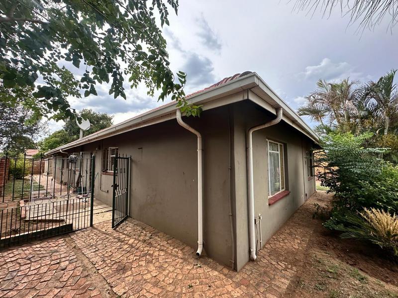 2 Bedroom Property for Sale in Theresa Park Gauteng