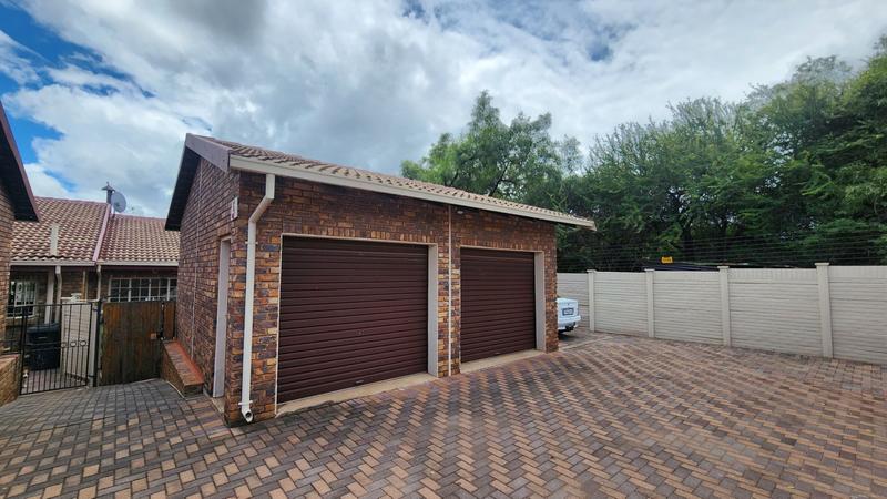 2 Bedroom Property for Sale in Montana Gauteng