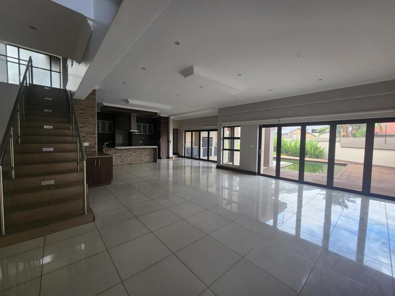 5 Bedroom Property for Sale in Waterkloof Ridge Gauteng