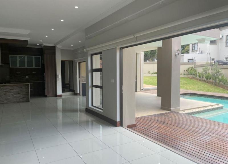 5 Bedroom Property for Sale in Waterkloof Ridge Gauteng