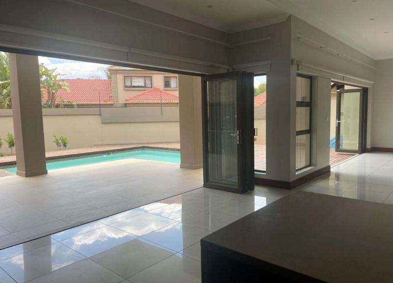 5 Bedroom Property for Sale in Waterkloof Ridge Gauteng