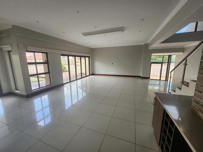 5 Bedroom Property for Sale in Waterkloof Ridge Gauteng