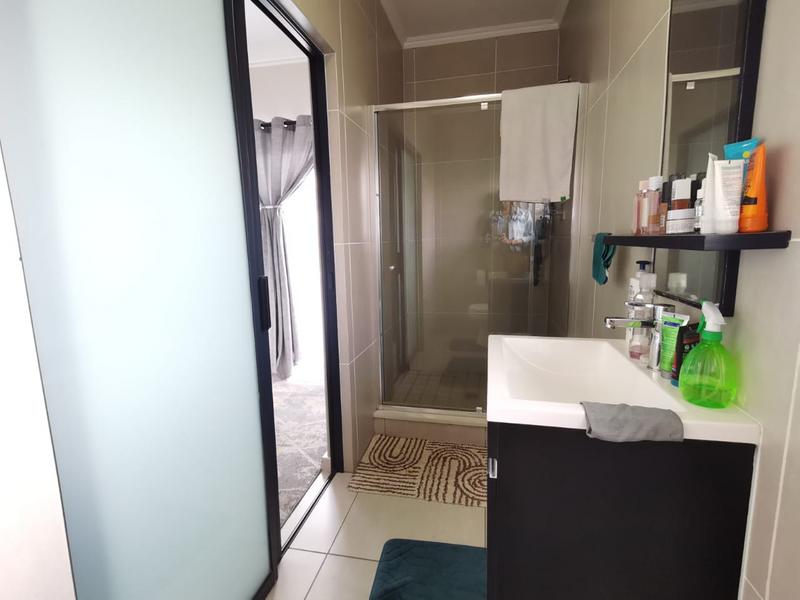 2 Bedroom Property for Sale in Greenstone Hill Gauteng