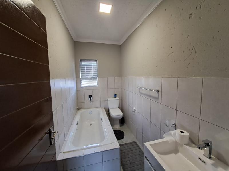 3 Bedroom Property for Sale in Halfway House Gauteng