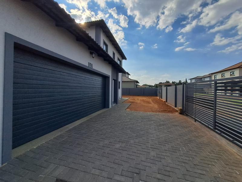 3 Bedroom Property for Sale in Halfway House Gauteng