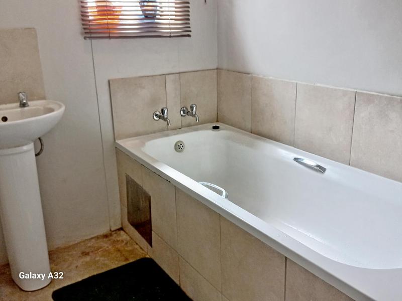 2 Bedroom Property for Sale in Clayville Gauteng