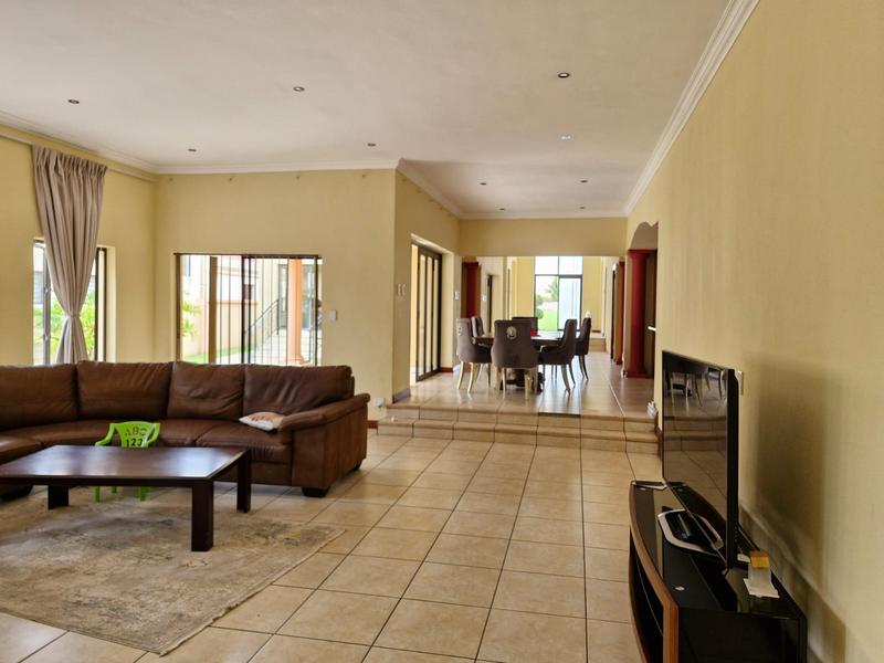 5 Bedroom Property for Sale in Blue Valley Golf Estate Gauteng