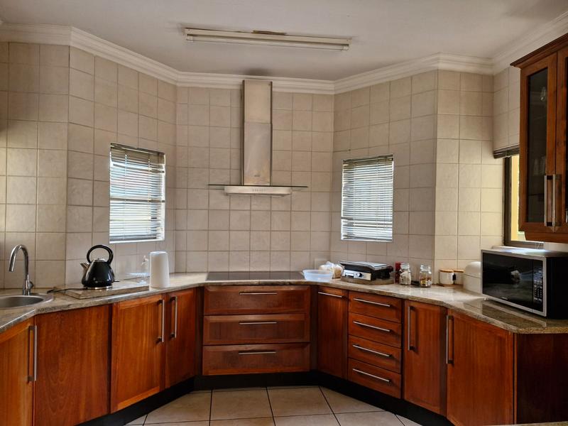 5 Bedroom Property for Sale in Blue Valley Golf Estate Gauteng