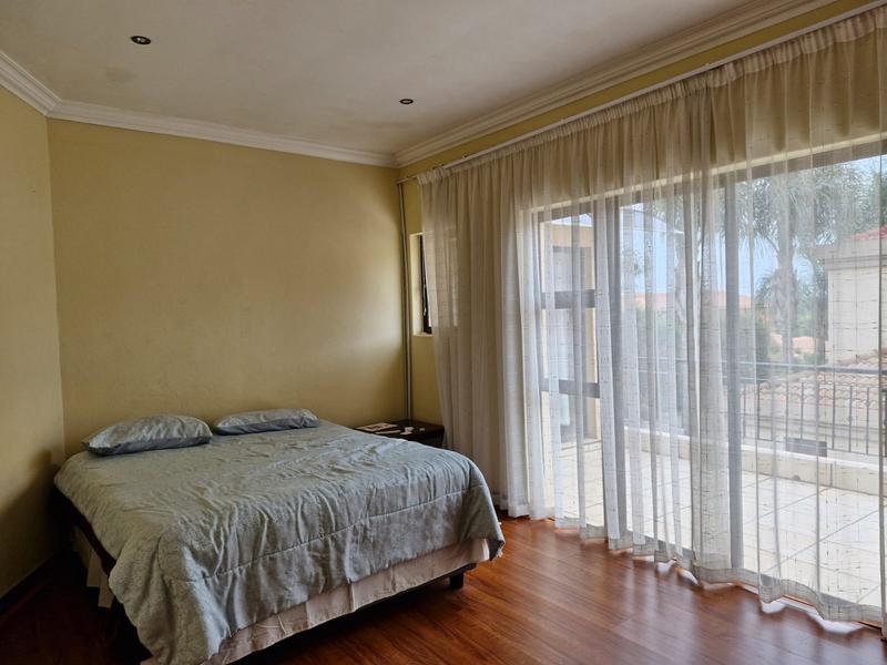 5 Bedroom Property for Sale in Blue Valley Golf Estate Gauteng