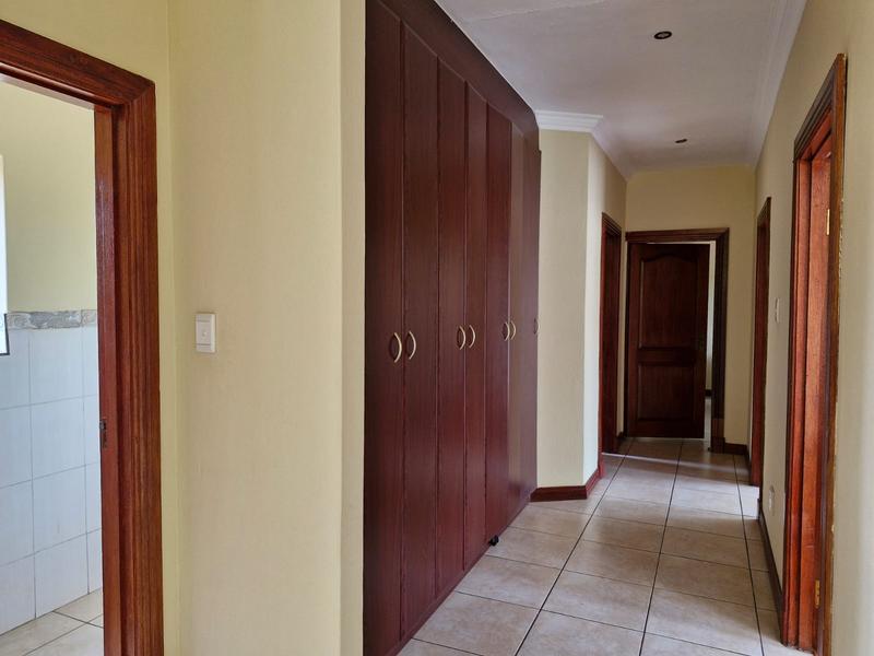 5 Bedroom Property for Sale in Blue Valley Golf Estate Gauteng