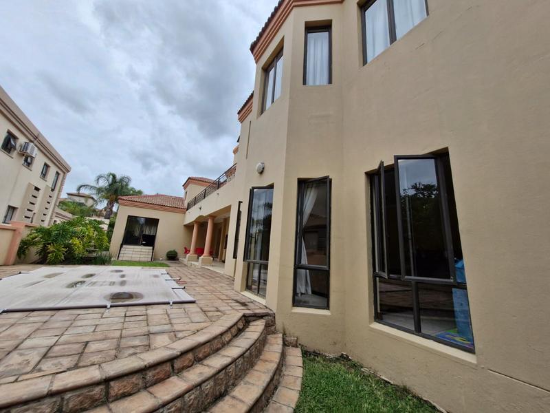 5 Bedroom Property for Sale in Blue Valley Golf Estate Gauteng