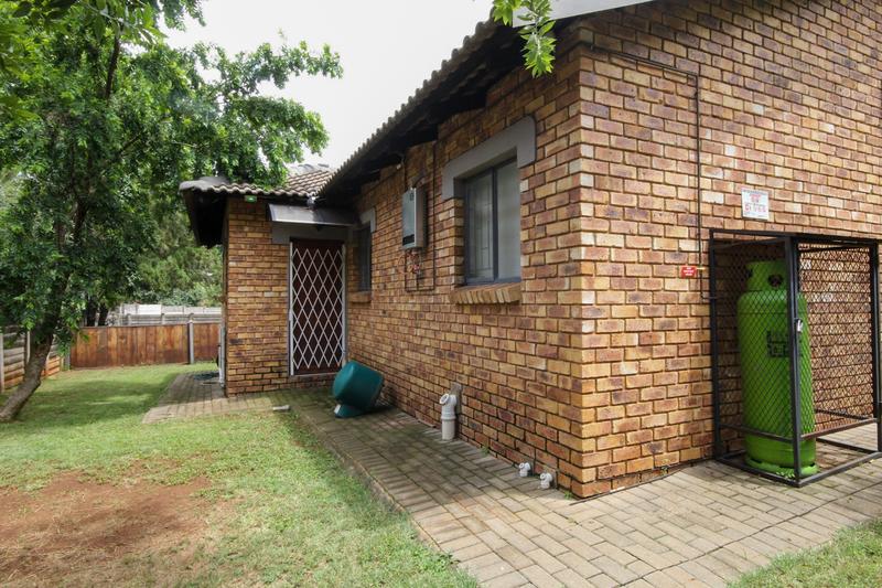 8 Bedroom Property for Sale in Eldoraigne Gauteng