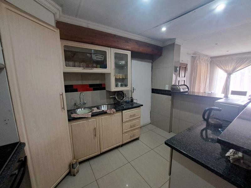 3 Bedroom Property for Sale in Heuweloord Gauteng