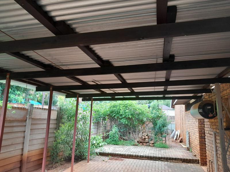 To Let 3 Bedroom Property for Rent in Mountain View Gauteng