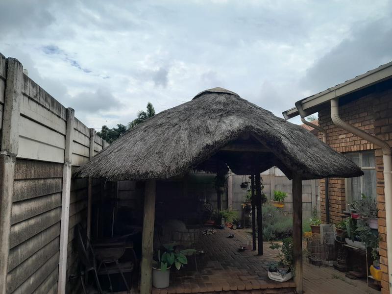 To Let 3 Bedroom Property for Rent in Mountain View Gauteng