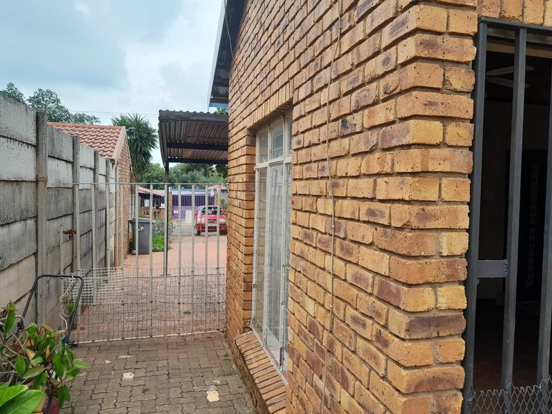 To Let 3 Bedroom Property for Rent in Mountain View Gauteng