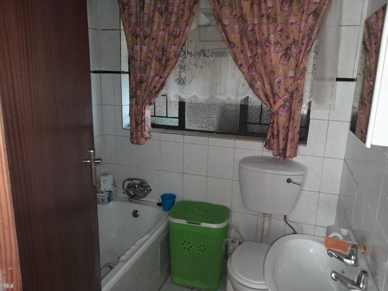 To Let 3 Bedroom Property for Rent in Mountain View Gauteng