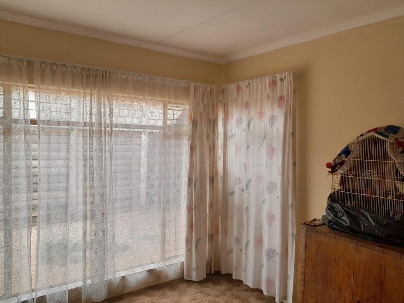 To Let 3 Bedroom Property for Rent in Mountain View Gauteng