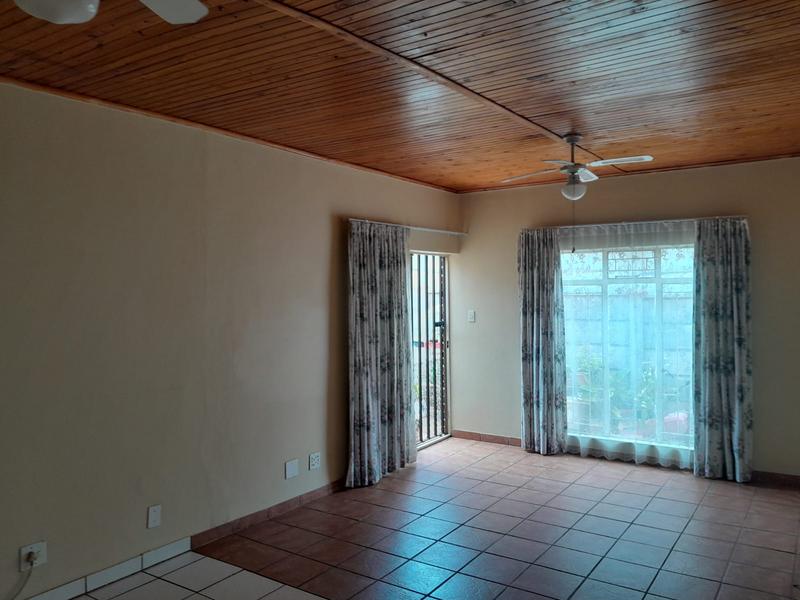 To Let 3 Bedroom Property for Rent in Mountain View Gauteng