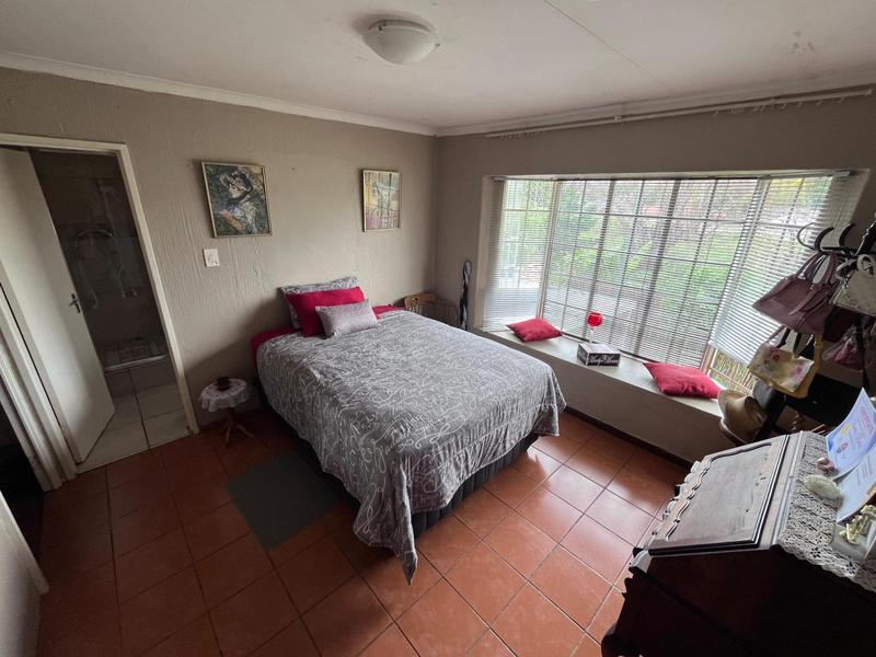 1 Bedroom Property for Sale in Wilgeheuwel Gauteng