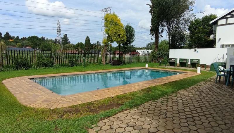 1 Bedroom Property for Sale in Wilgeheuwel Gauteng