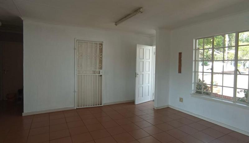 1 Bedroom Property for Sale in Wilgeheuwel Gauteng