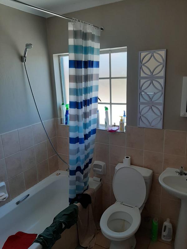 1 Bedroom Property for Sale in Rietvalleirand Gauteng