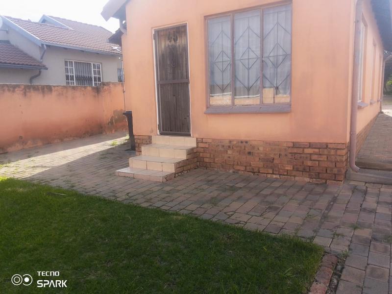 To Let 3 Bedroom Property for Rent in Olievenhoutbosch Gauteng