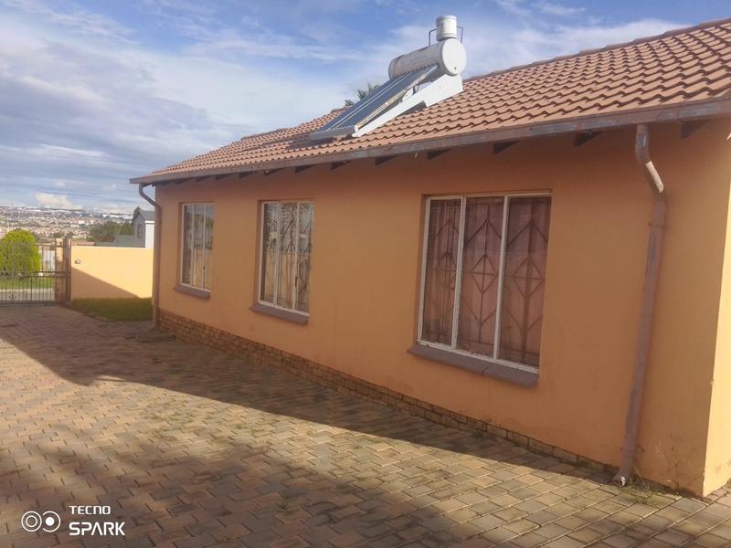 To Let 3 Bedroom Property for Rent in Olievenhoutbosch Gauteng