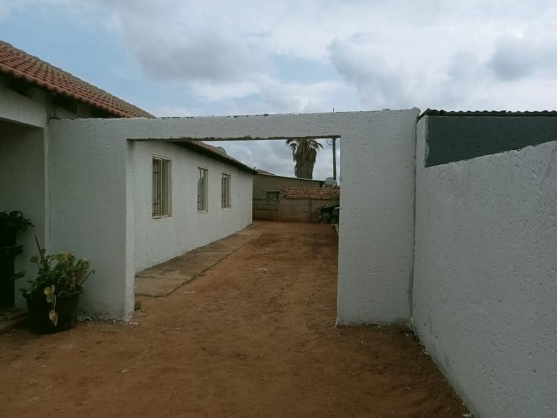 3 Bedroom Property for Sale in Lenasia Gauteng