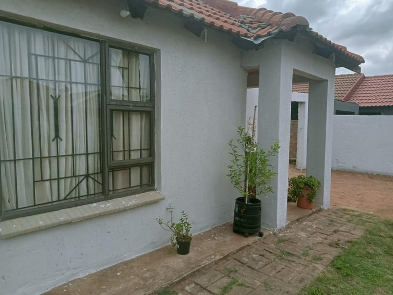 3 Bedroom Property for Sale in Lenasia Gauteng