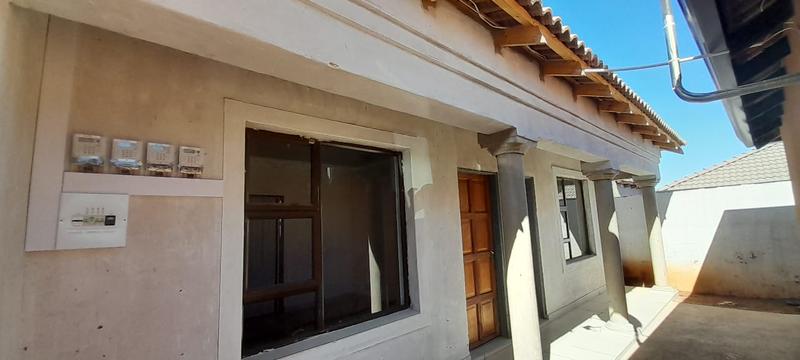 3 Bedroom Property for Sale in Protea Glen Gauteng