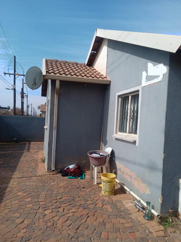 3 Bedroom Property for Sale in Protea Glen Gauteng