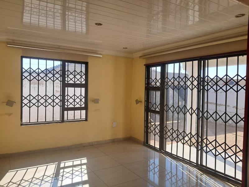 To Let 3 Bedroom Property for Rent in Protea Glen Gauteng