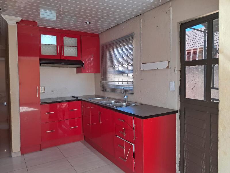 To Let 3 Bedroom Property for Rent in Protea Glen Gauteng