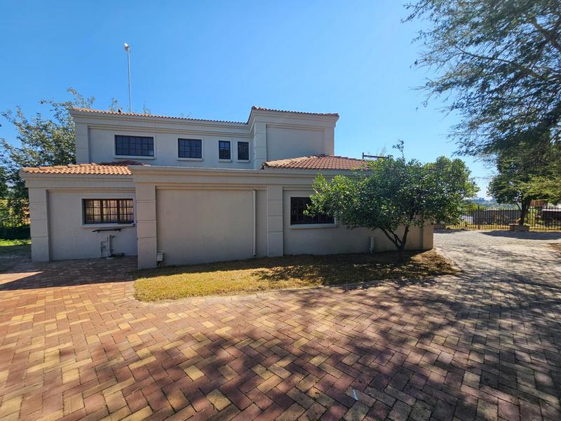 6 Bedroom Property for Sale in Muldersdrift Gauteng