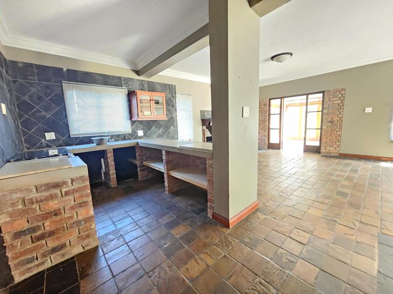 6 Bedroom Property for Sale in Muldersdrift Gauteng